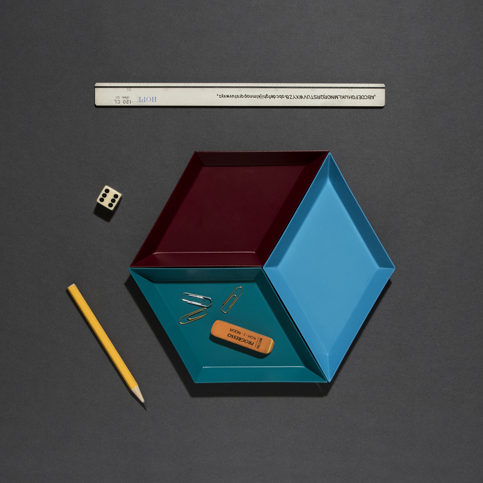  KALEIDO TRAY / HAY