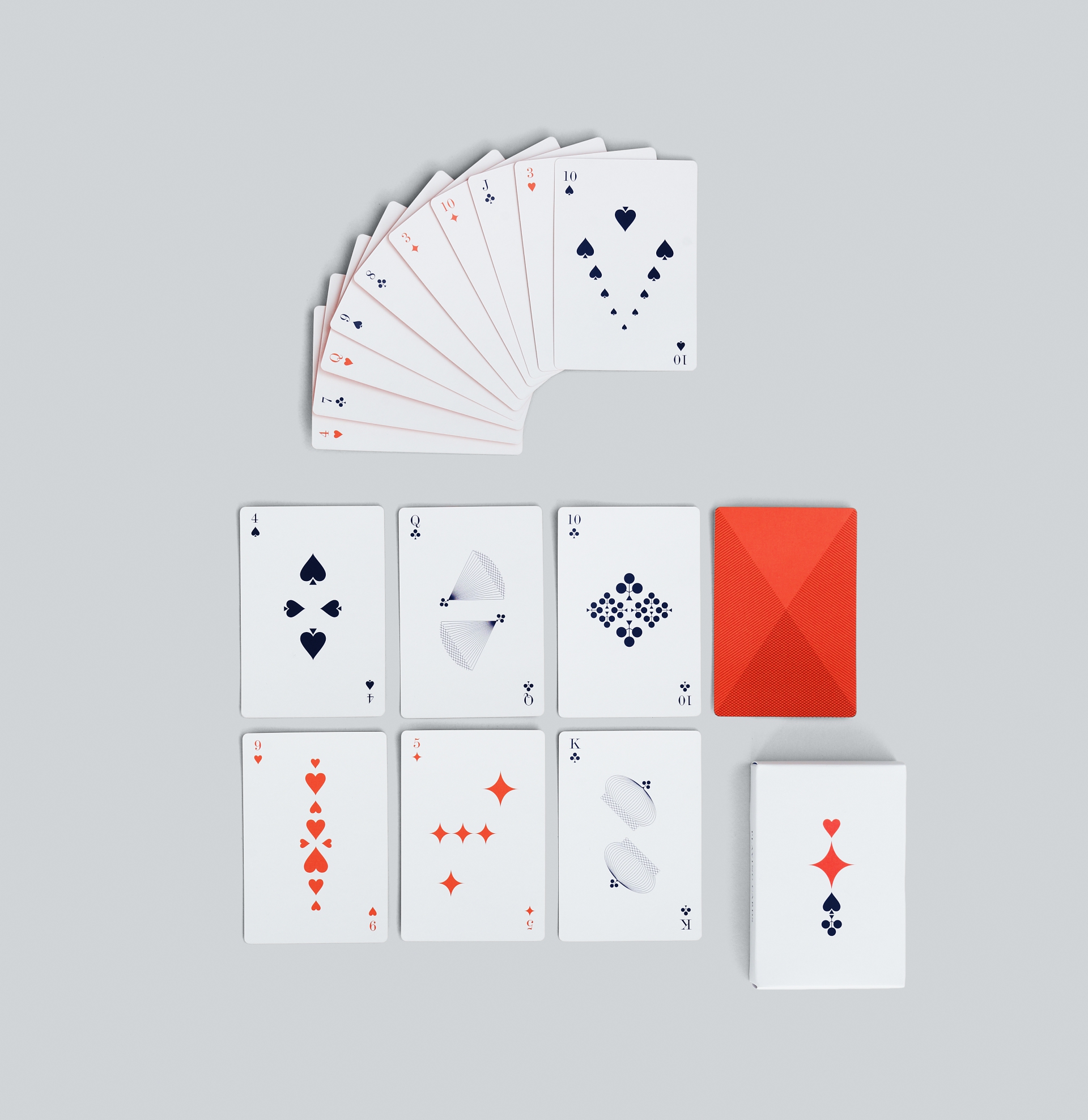  PLAYING CARDS / HAY