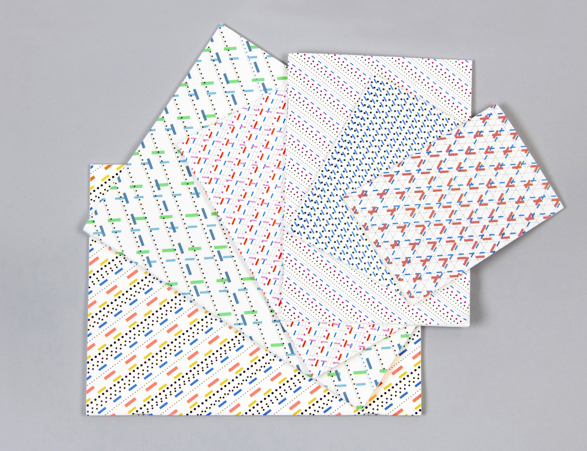  LINE DOT NOTEBOOK / HAY