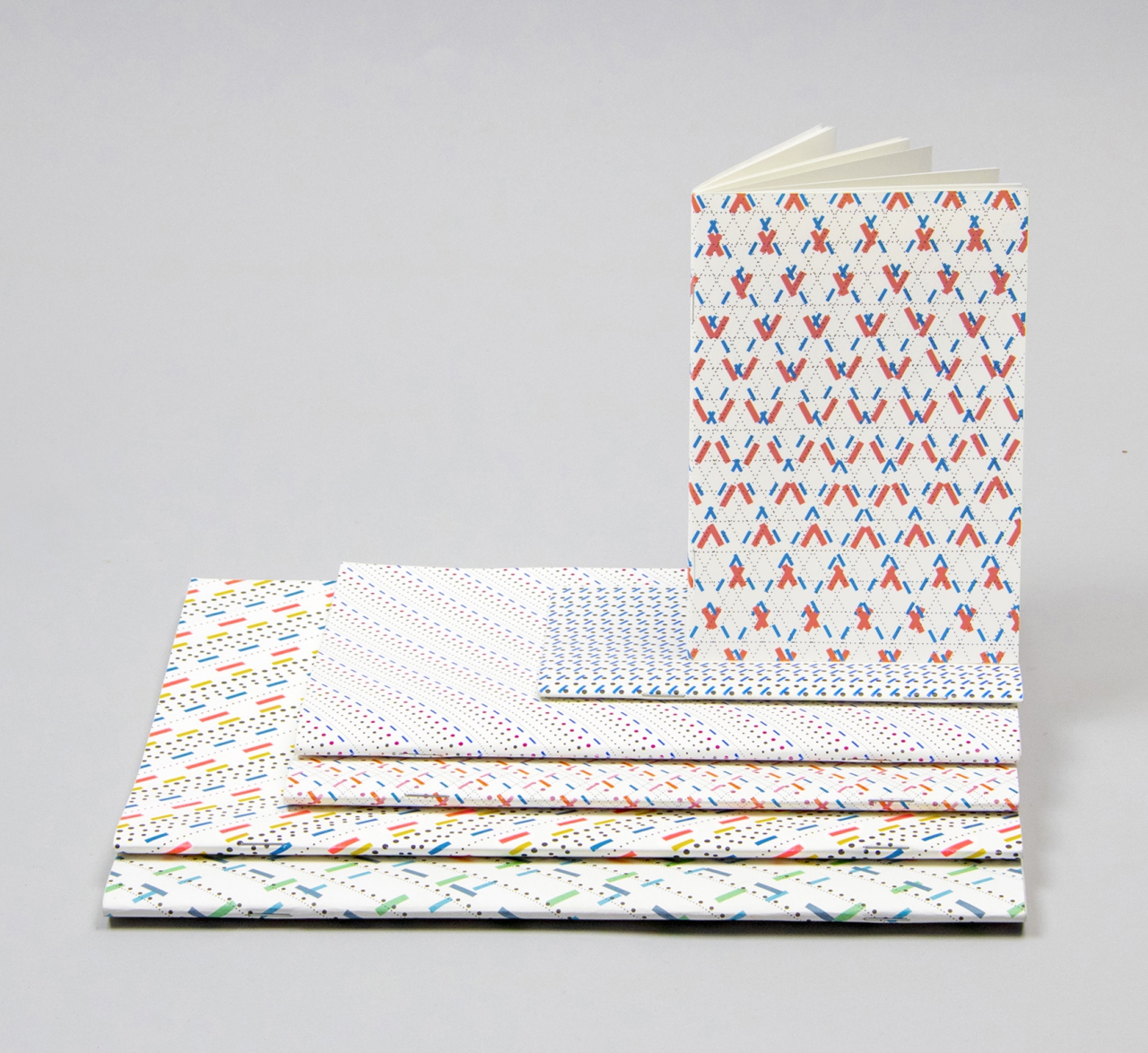  LINE DOT NOTEBOOK / HAY