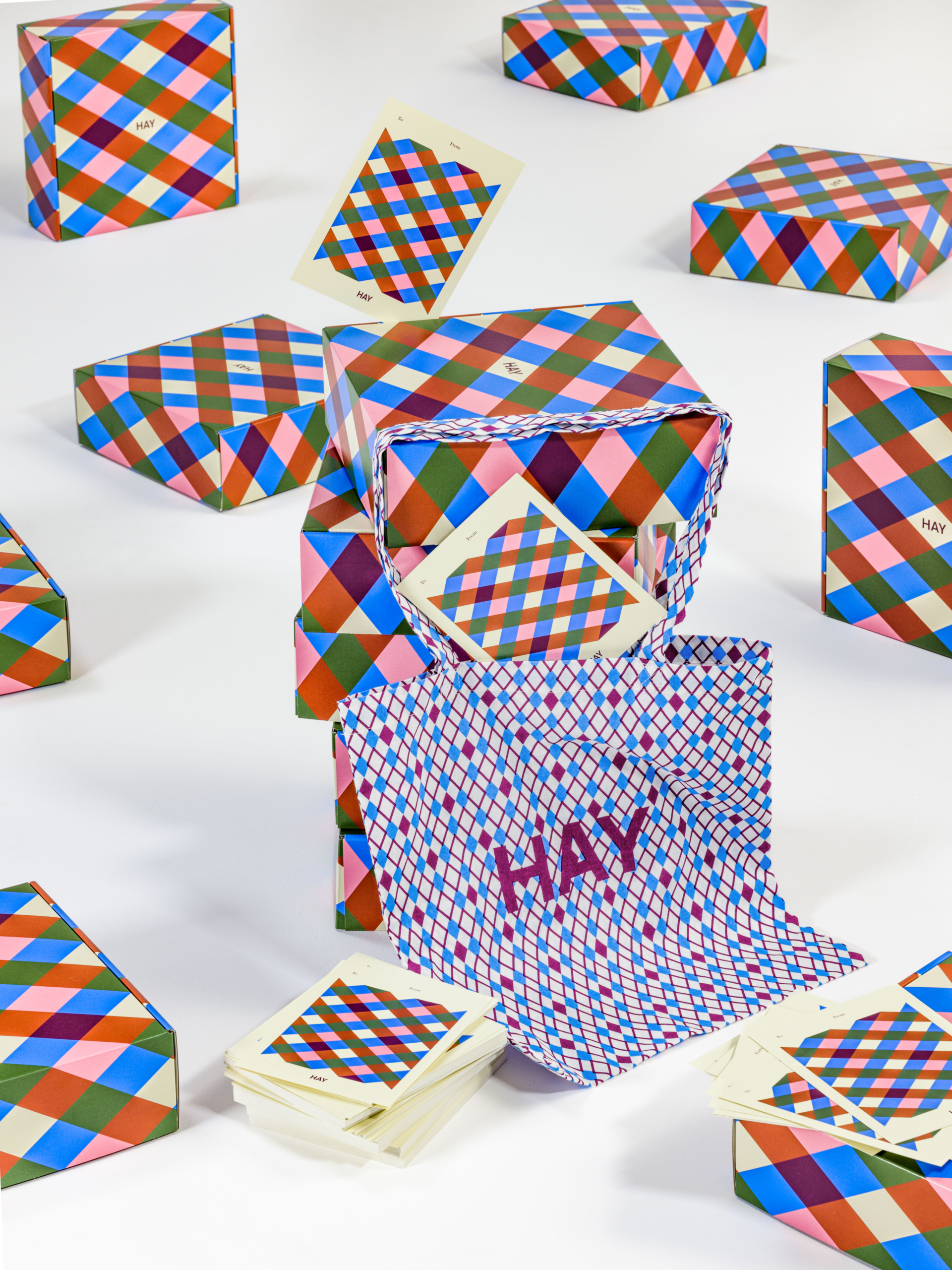  GRAPHIC IDENTITY / HAY TOKYO