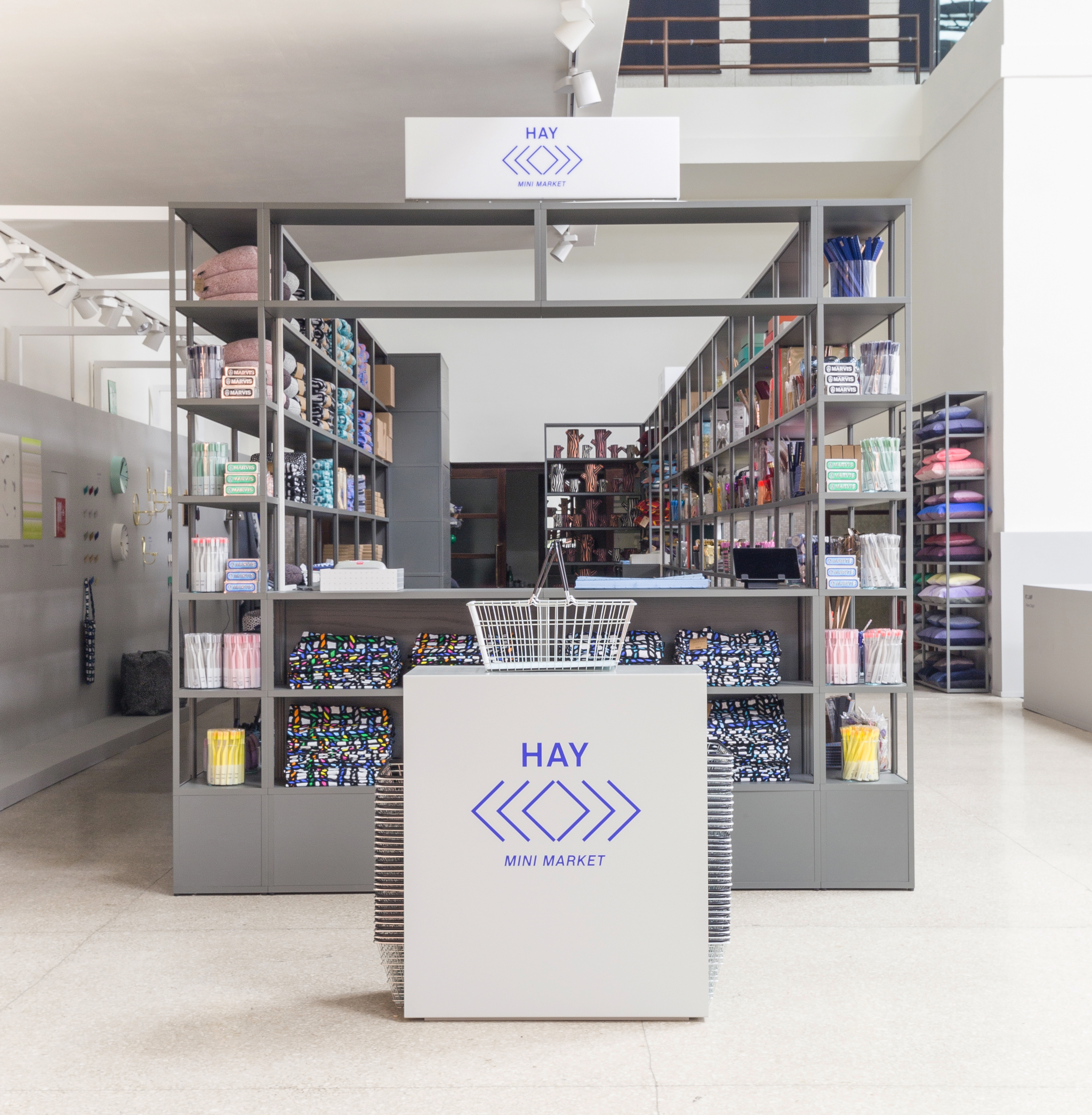  SHOP IDENTITY / HAY