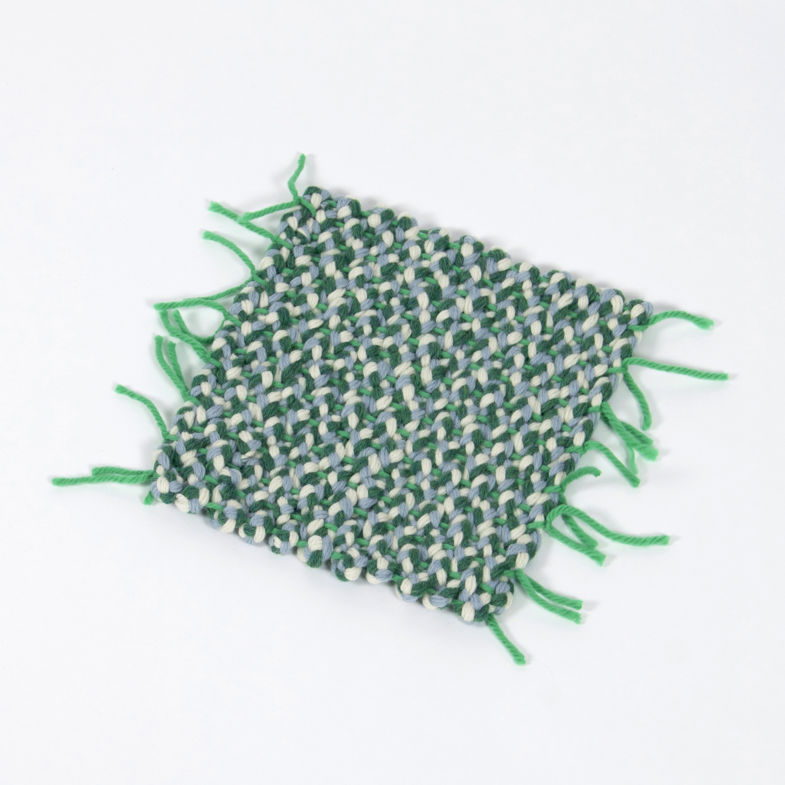  BRAIDED RUG / HAY