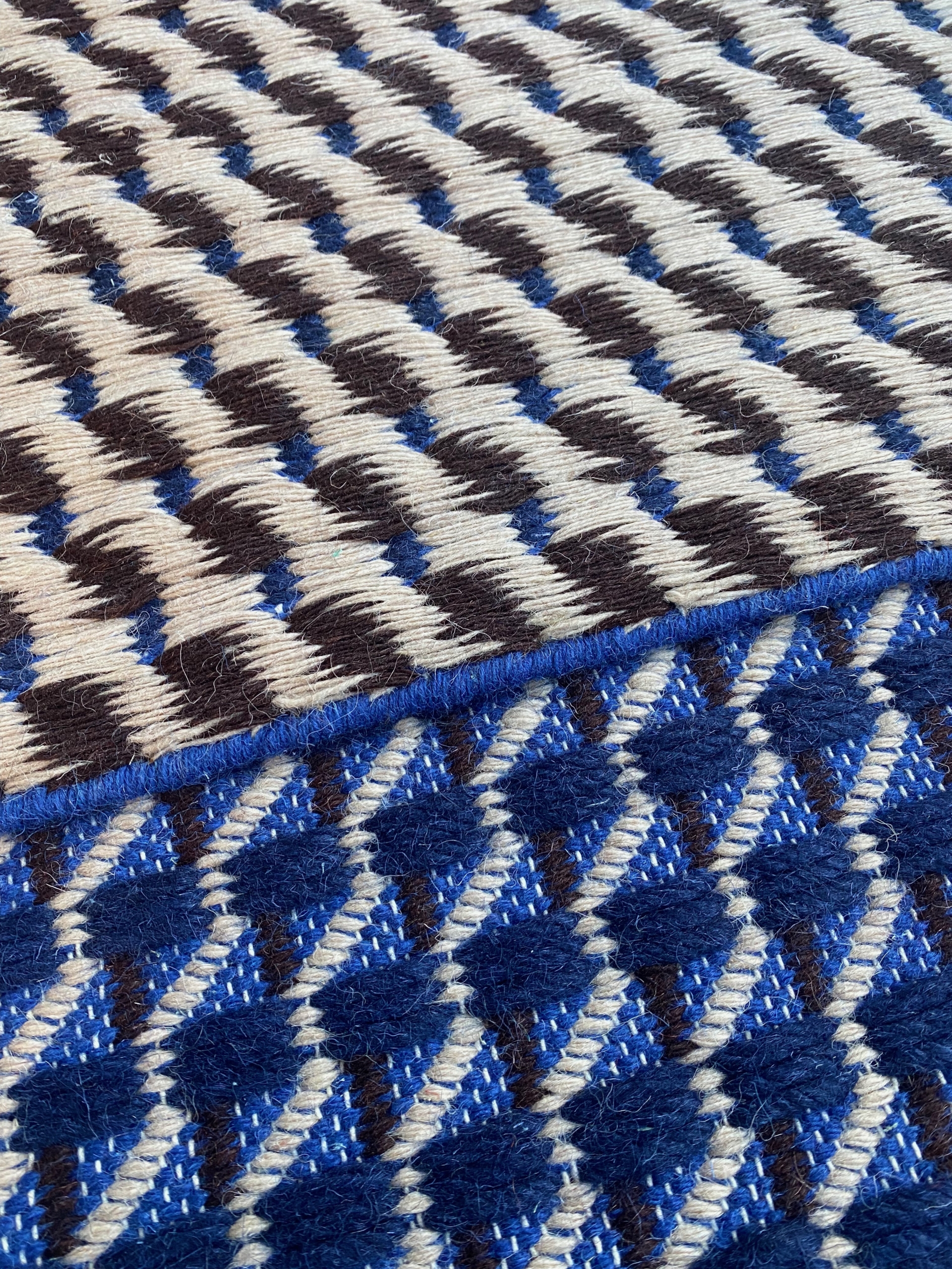  CHANNEL RUG AND RADIO RUG / HAY